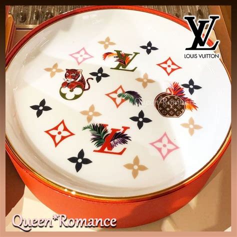 louis vuitton metallic plate|Louis Vuitton plate set.